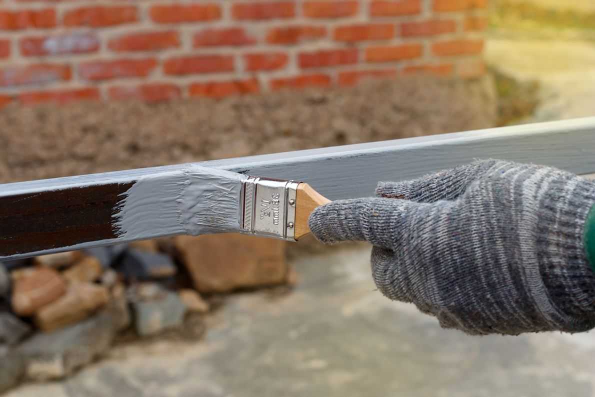  Solvent-free varnishes