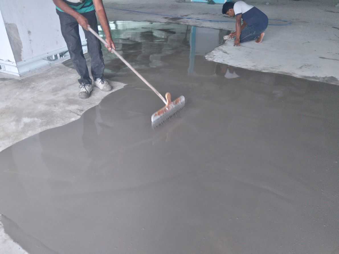 Self-levelling floorings